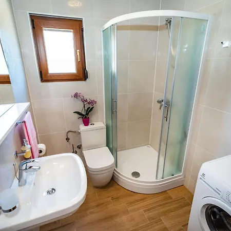 Lota Tatil Evi Starigrad Paklenica
