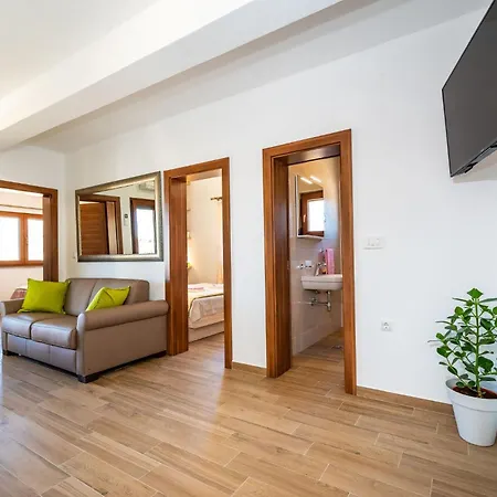 Lota Tatil Evi